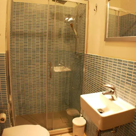 Готель Albergoteatro *