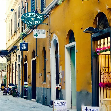 Hotell Albergoteatro La Spezia